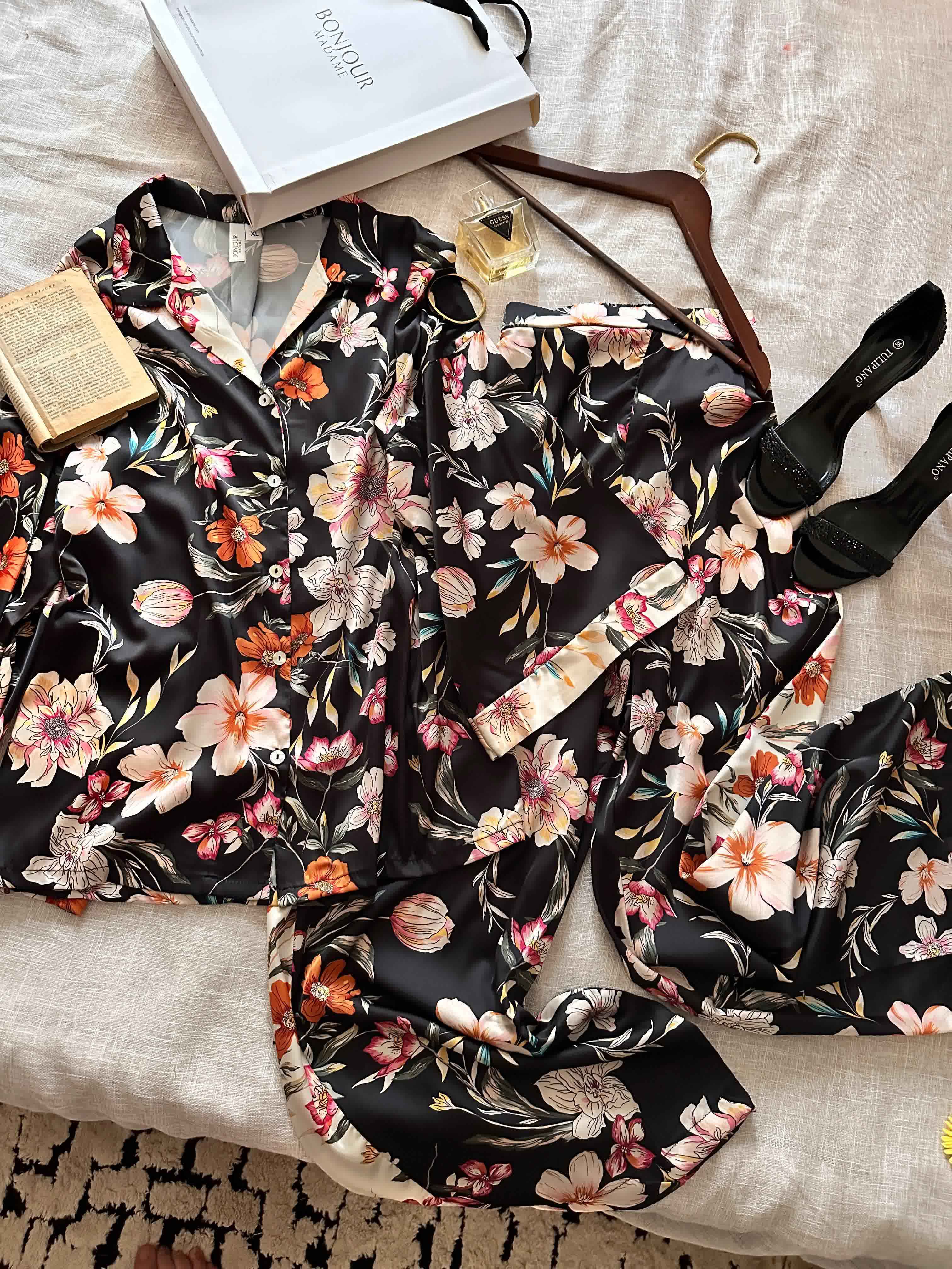 Pyjama Bonjour soyeux noir fleuri