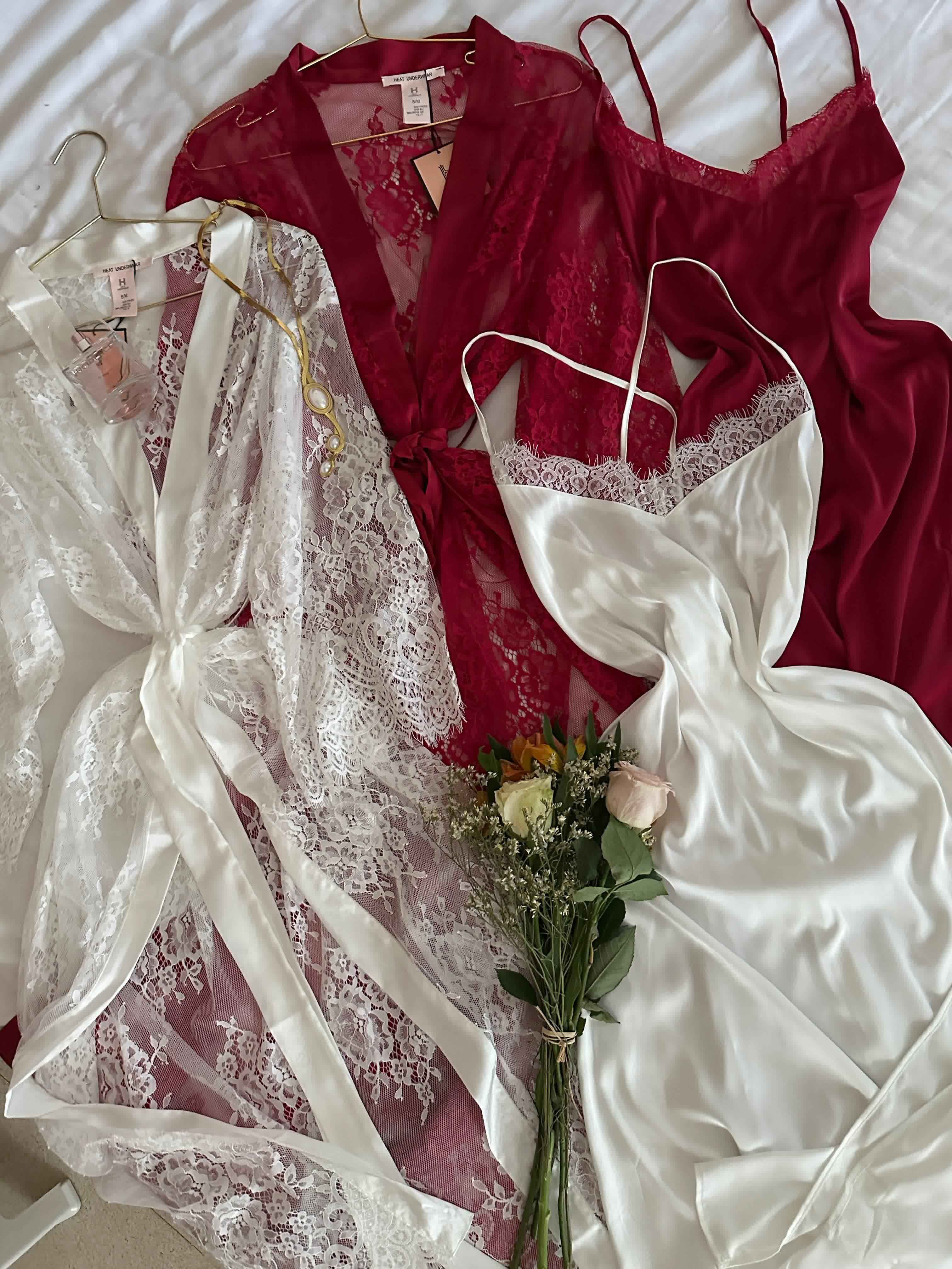 Déshabille H satin kimono dentelle