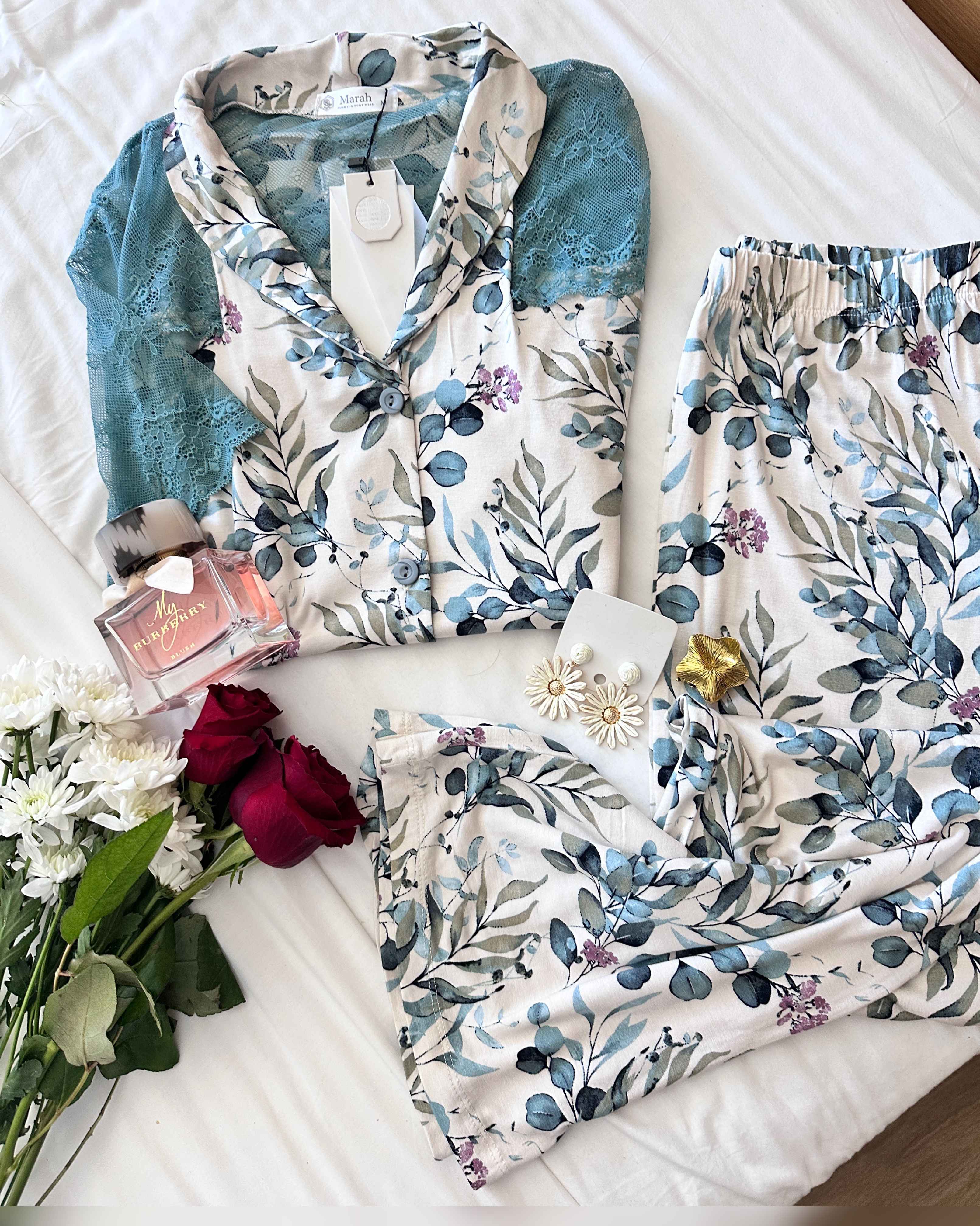 Pyjama blanc demi-manches épaule dentelle