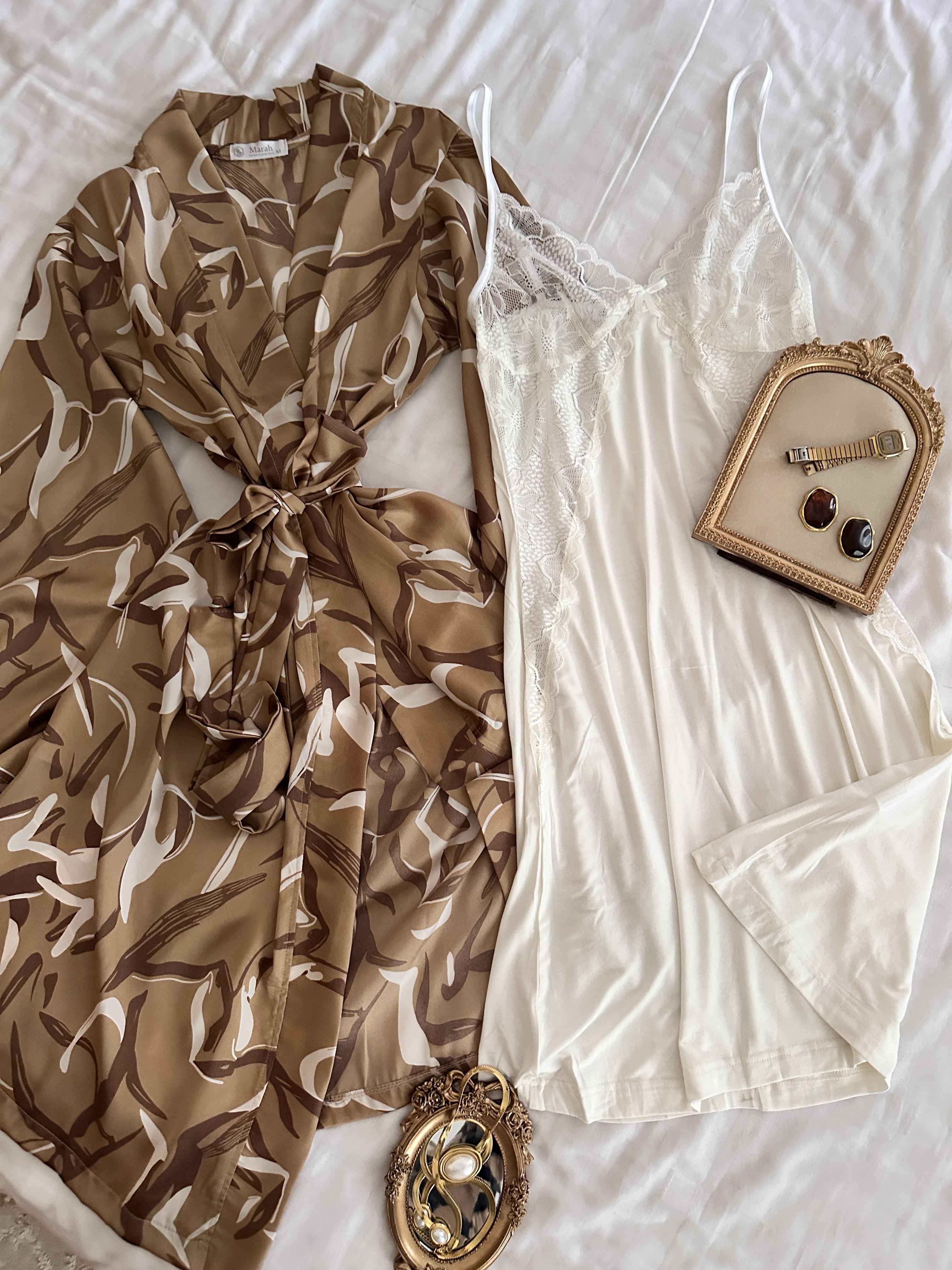 Déshabille Marahba kimono satin beige