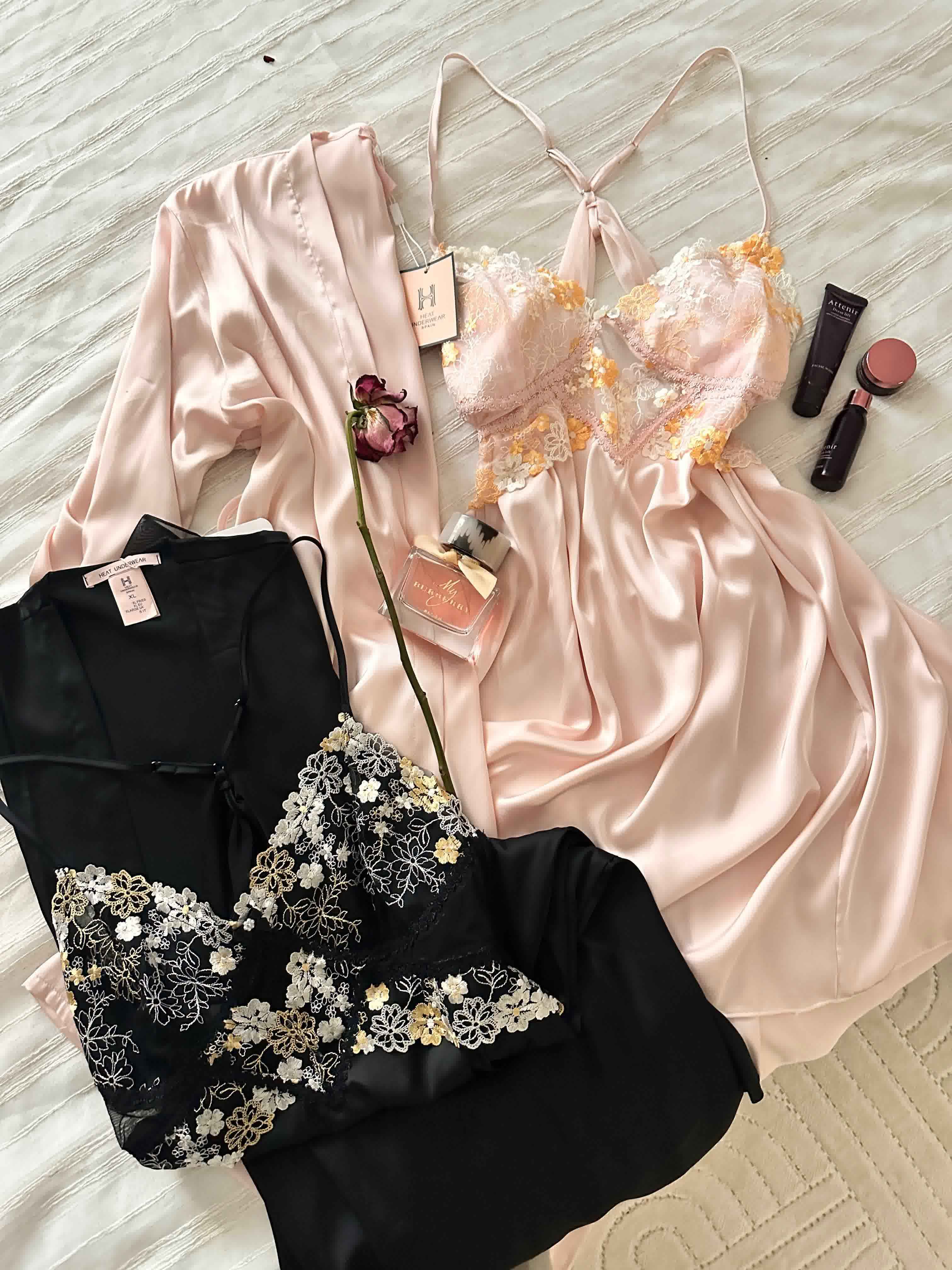 Deshabillé H fleurs jaunes