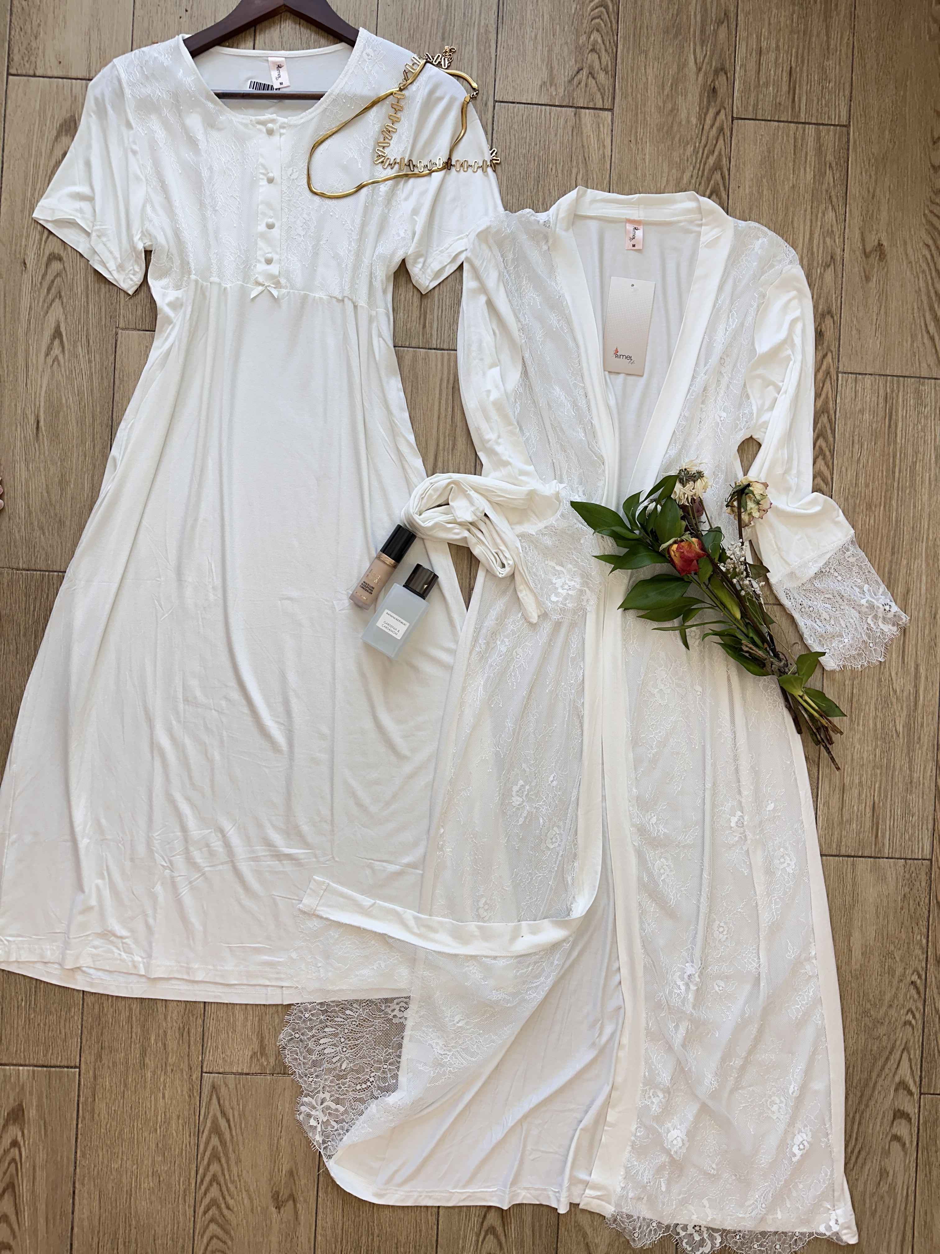 deshabillé enceinte blanche 05