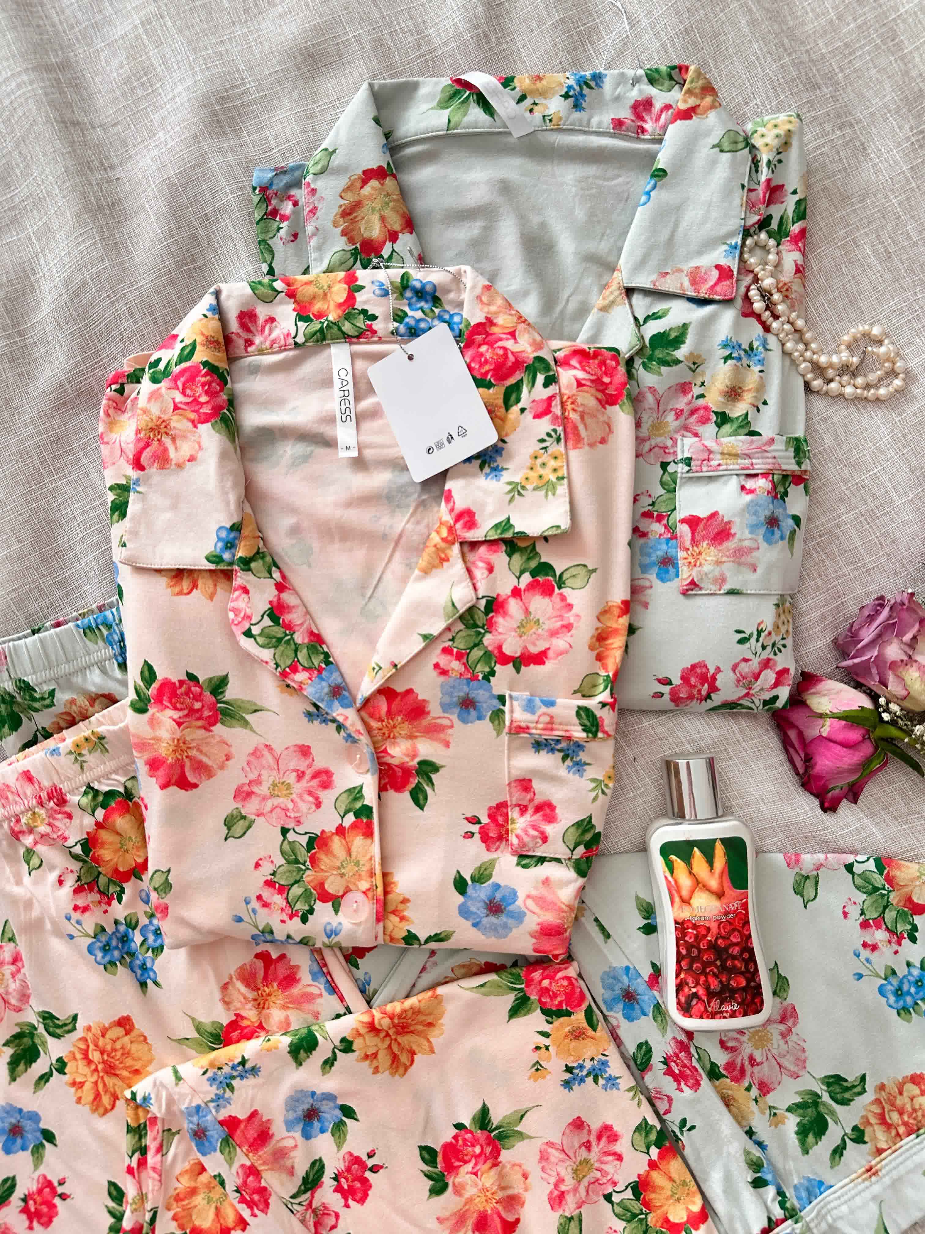 Pyjama caresse bouton fleuri