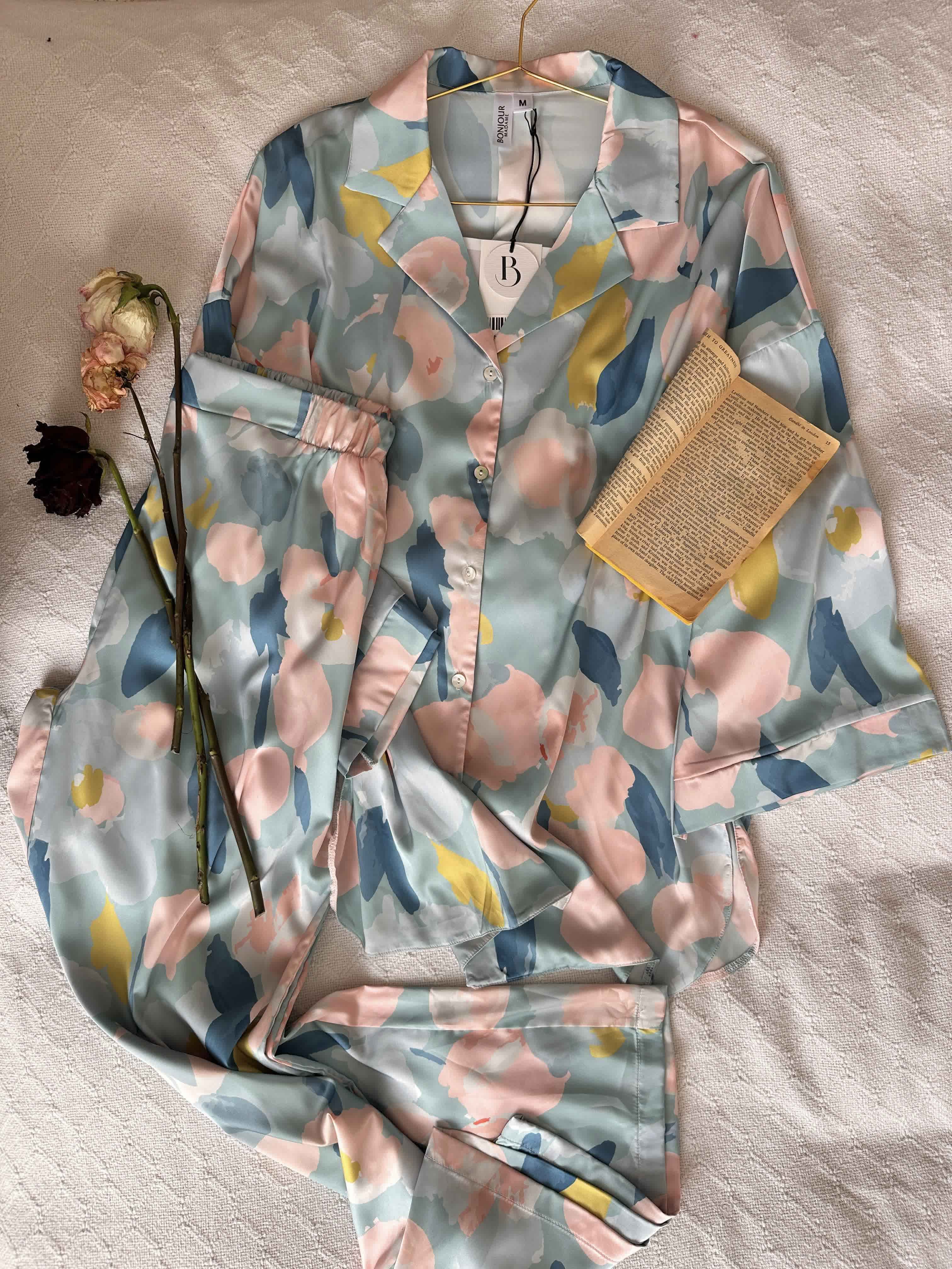 Pyjama satin coloré bonjour