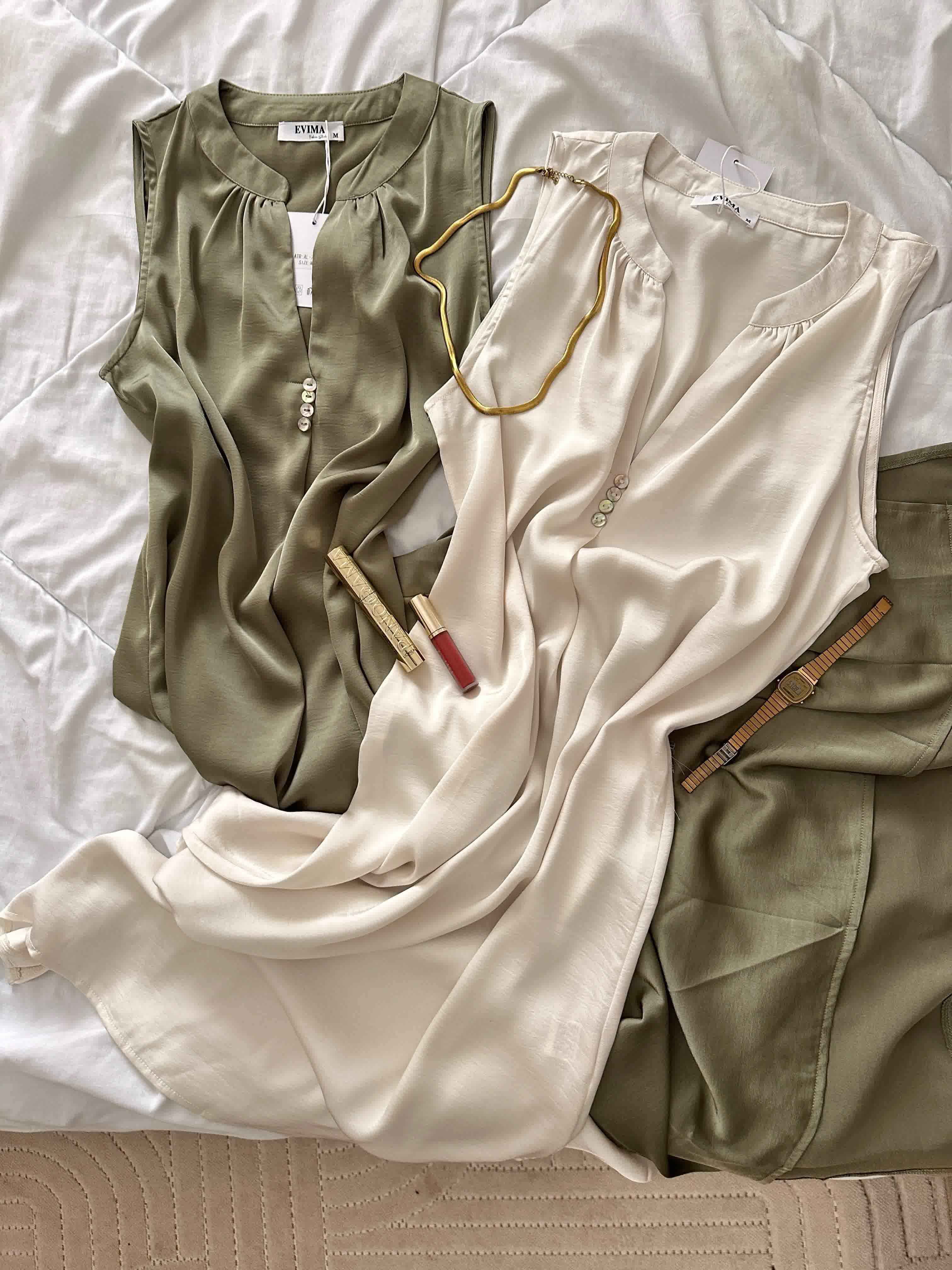 Robe uni décolté boutons