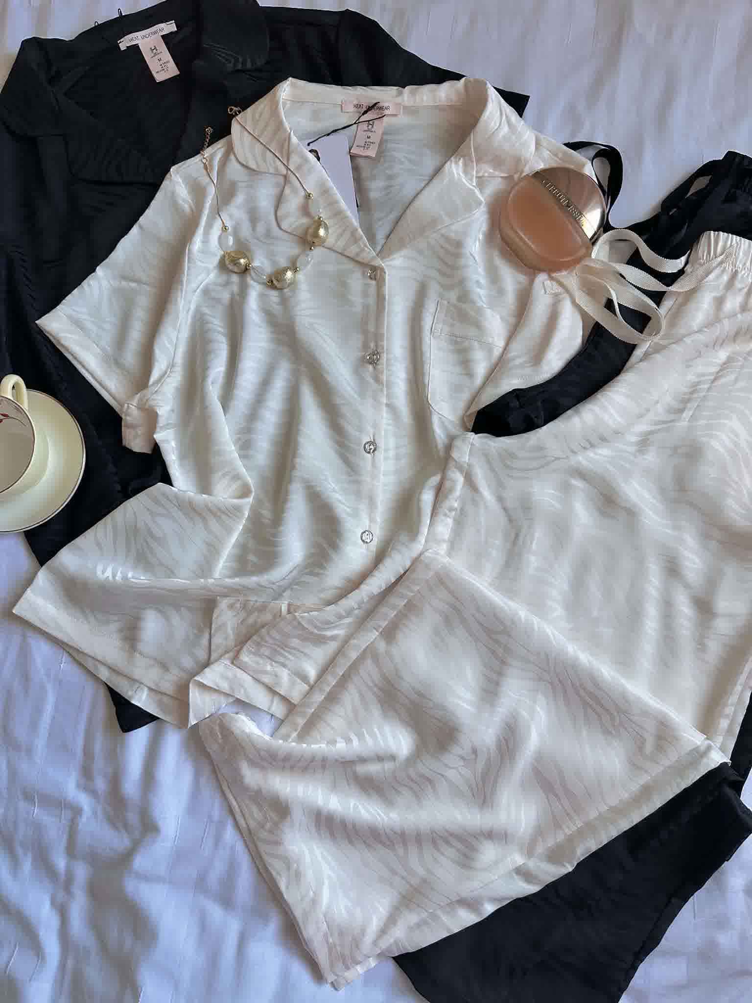 Pyjama H uni bouttons perlés